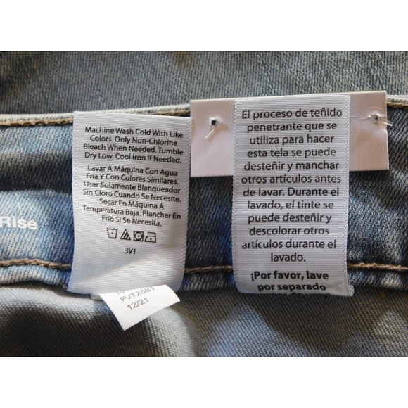 Time and Tru Jeans Womens Cropped Boyfriend Light Wash High Rise Slim Size 18 - Picture 12 of 12